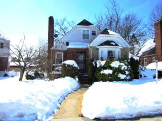 115 Martin Ave, Hempstead, NY 11550-6307