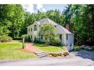 43 Standish Way, Amherst NH  03031-2812 exterior