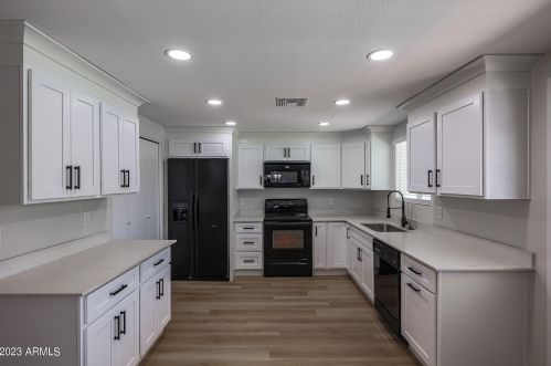 6123 Karen Lee Ln, Glendale, AZ 85306-2938
