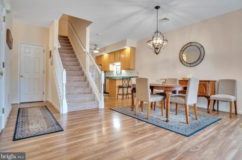 8 Wethersfield Dr, Tolna, PA 17349-8991