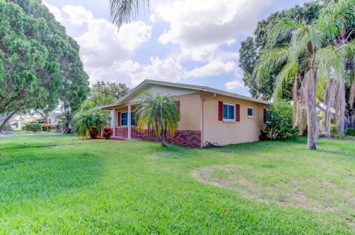 3701 15th Ave, Saint Petersburg, FL 33711-2557