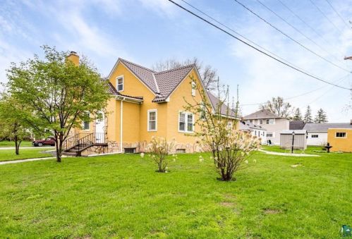 105 7th St, Scanlon MN  55720-1802 exterior