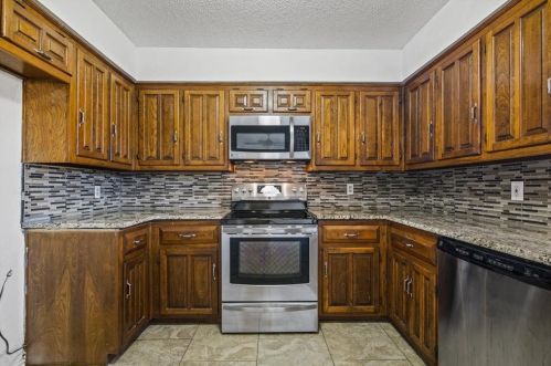 919 Cambridge Dr, Duncanville, TX 75137-4601