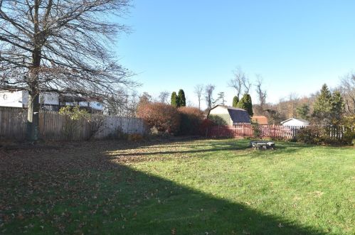 4669 Marina Dr, Whitaker PA  15120-2981 exterior