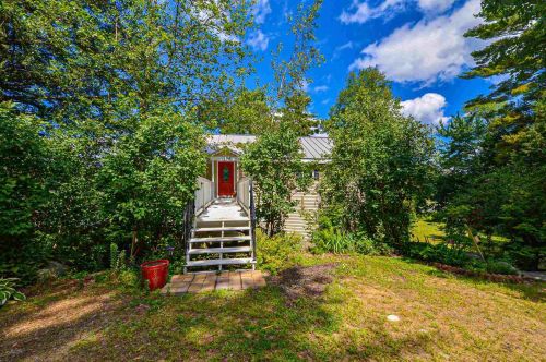 15 Penn Ave, Deerfield, NH 03037-1129