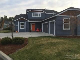 19557 Sager Loop, Bend, OR 97702-9810