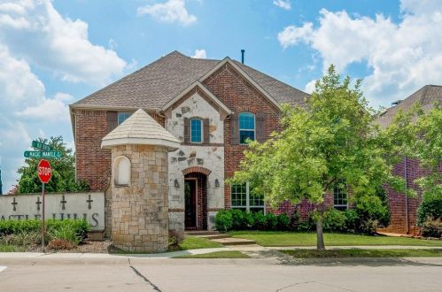2124 Magic Mantle Dr, Frisco TX  75056-4238 exterior