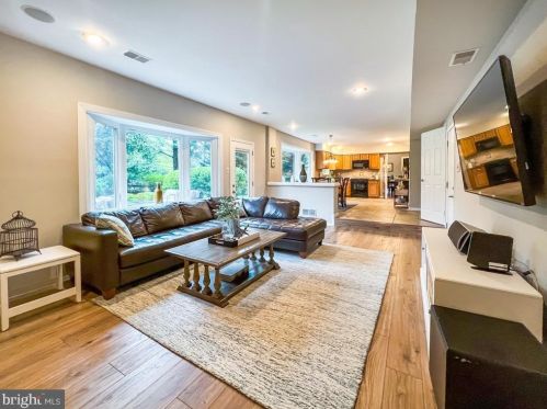 1344 Buford Dr, Yardley PA 19067-4342 exterior