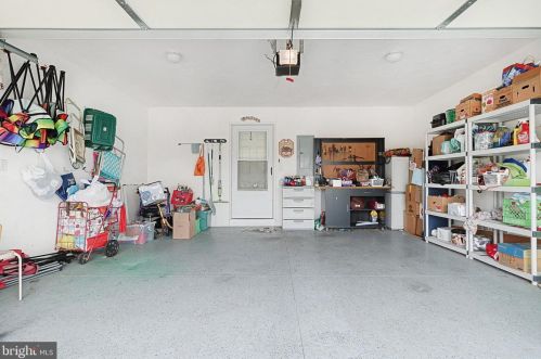 1377 Chami Dr, Spring Grove PA  17362-8581 exterior