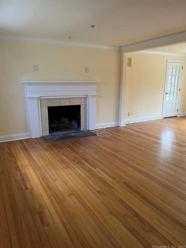 222 Silver Hill Ln, Stamford, CT 06905-3121