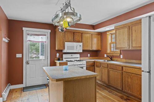 54 Tibbetts Rd, Fremont NH  03044-3573 exterior