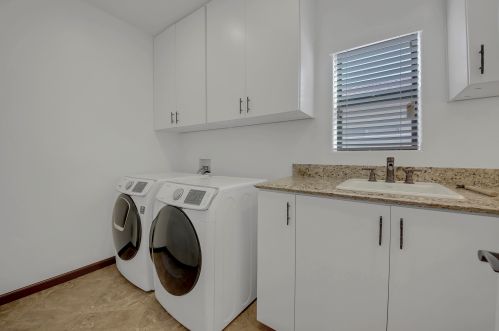 51705 Avenida Madero, La Quinta CA  92253-3114 exterior