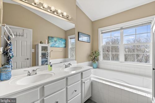 15692 Avocet Loop, Woodbridge, VA 22191-5505
