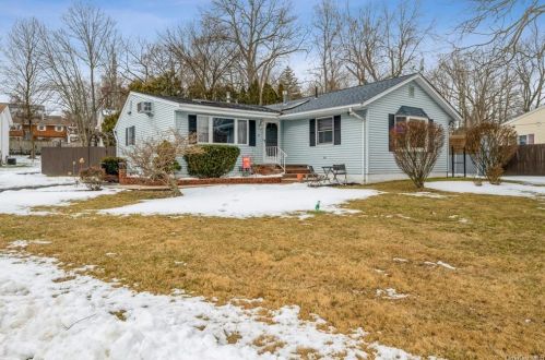 34 Whitman St, Congers, NY 10920-2315