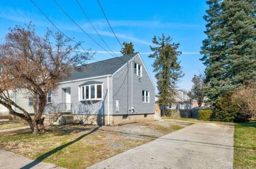 59 Pennsylvania Ave, Bridgeport, CT 06610-1849