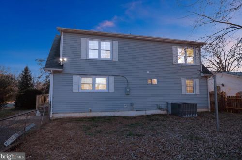419 Hamilton St, Fredericksburg VA  22408-2931 exterior