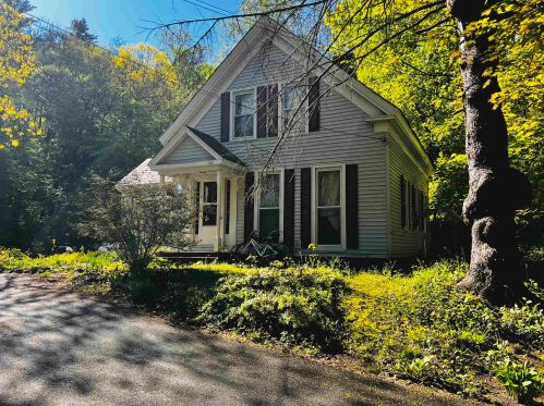 22 Snow Ave, Hinsdale NH  03451-2543 exterior