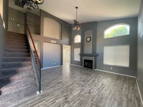 1974 Raven Dr, Chandler, AZ 85286-7946