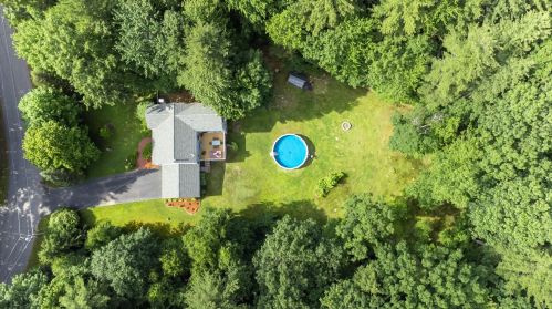 7 Westview Rd, Brookline, NH 03033-4421