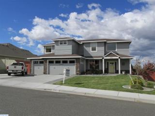 2002 51st Ave, Kennewick, WA 99337-4624