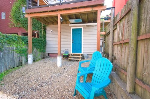 419 Carson St, Pittsburgh PA  15203-1019 exterior