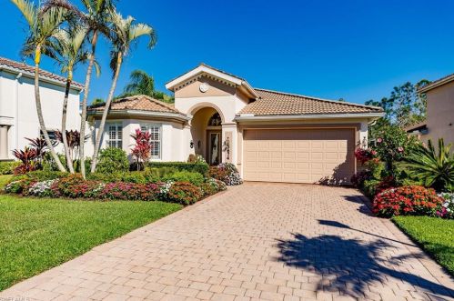 5674 Lago Villaggio Way, Naples, FL 34104-5739