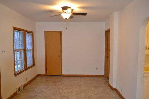 1406 Lawe St, Green Bay, WI 54301-3327