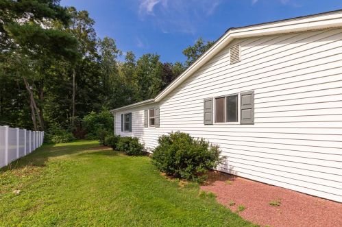 29 Milano Dr, Poughkeepsie NY  12603-6102 exterior