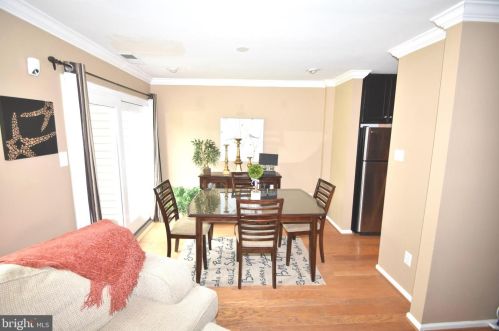 242 Windsor Ct, Glen Mills PA  19342-2027 exterior