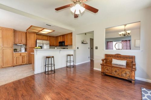 7064 Castle Creek Way, Rio Linda CA  95673-2441 exterior