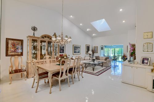 8425 Springlake Dr, Boca Raton FL  33496-4904 exterior