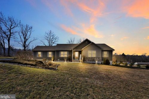 46 Tori Ln, Lincoln Colliery, PA 17963-8413