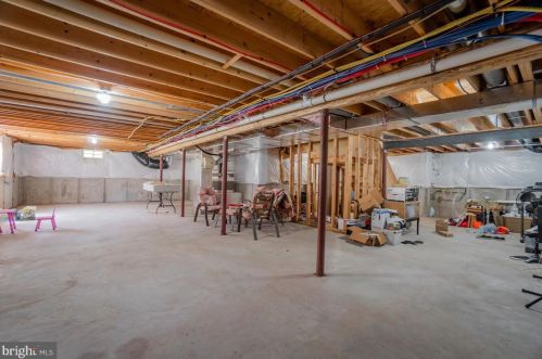 2054 Canyon Creek Rd, Gilbertsville PA  19525-7000 exterior