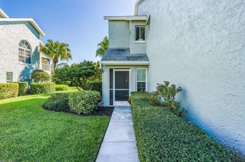 2103 Tama Cir, Naples FL  34112-5441 exterior