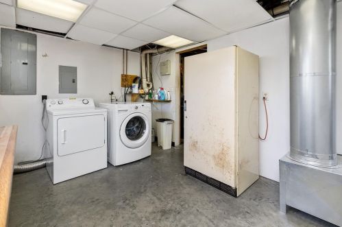 6 Happy Holw Rd, Danville NH  03819-3100 exterior