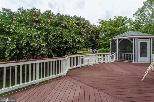 5594 Tucson Ct, Haymarket VA  20169-3145 exterior