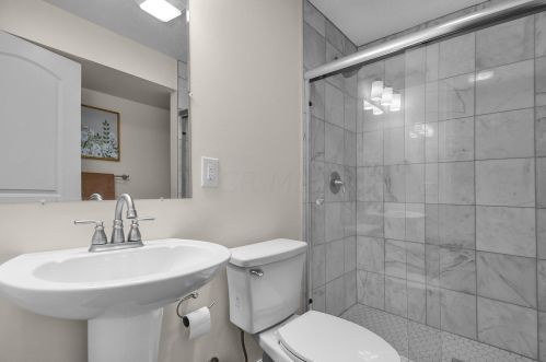 834 Cranberry Dr, Pataskala OH  43062 exterior