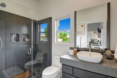 88 Kavenish Dr, Rancho Mirage CA  92270-3247 exterior