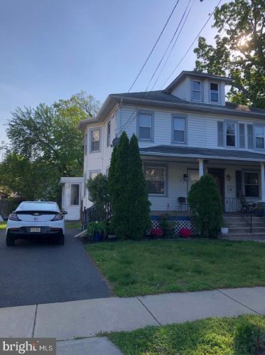 731 Parry Ave, Palmyra, NJ 08065-2503