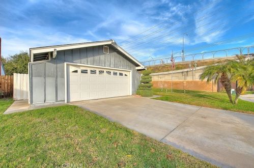 2379 Mountain Woods St, Colton CA  92324-4536 exterior