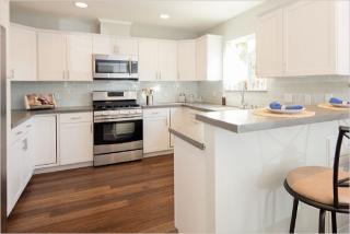 18035 Ermanita Ave, Torrance, CA 90504-3904