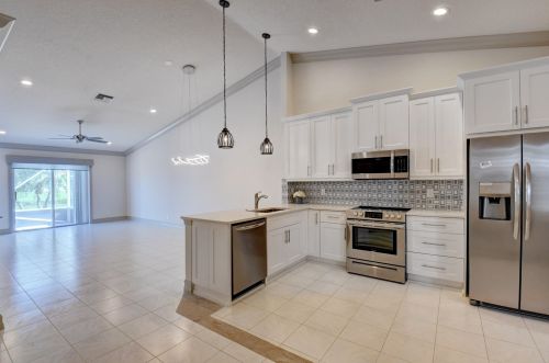 6169 Lake Hibiscus Dr, Delray Beach FL  33484-4620 exterior
