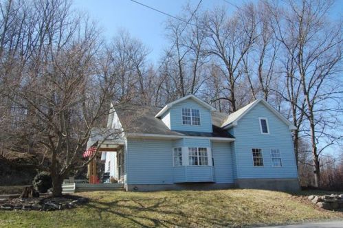 3259 Turkey Hill Rd, Stroudsburg, PA 18360-6942