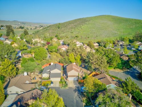 427 Myrtle Ct, Benicia CA  94510-1451 exterior