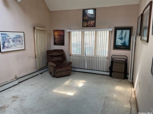 385 Broome Ave, North Lindenhurst NY  11757-3834 exterior