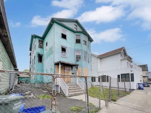 2180 Seaview Ave, Bridgeport, CT 06610-2733