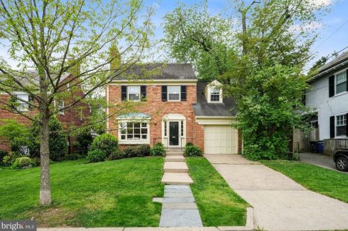 3050 Oliver St, Washington, DC 20015-1112