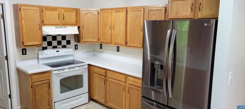 14 Riverwood Ct, Bybee VA  22963-3354 exterior