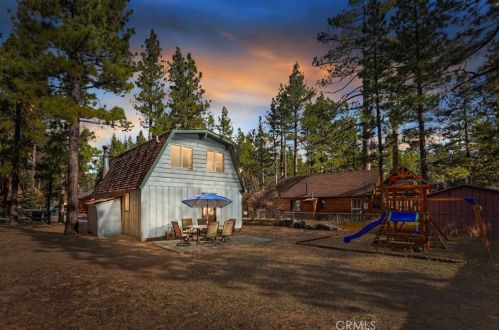 1036 Robinhood Blvd, Big Bear City, CA 92314-9657