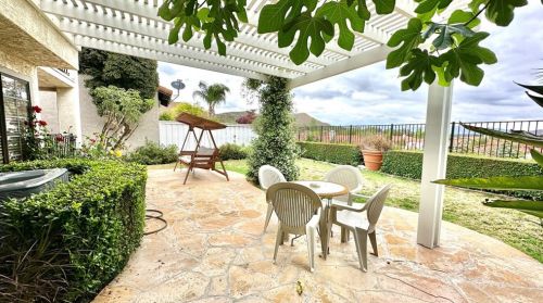 854 Congressional Rd, Simi Valley CA 93065-6613 exterior